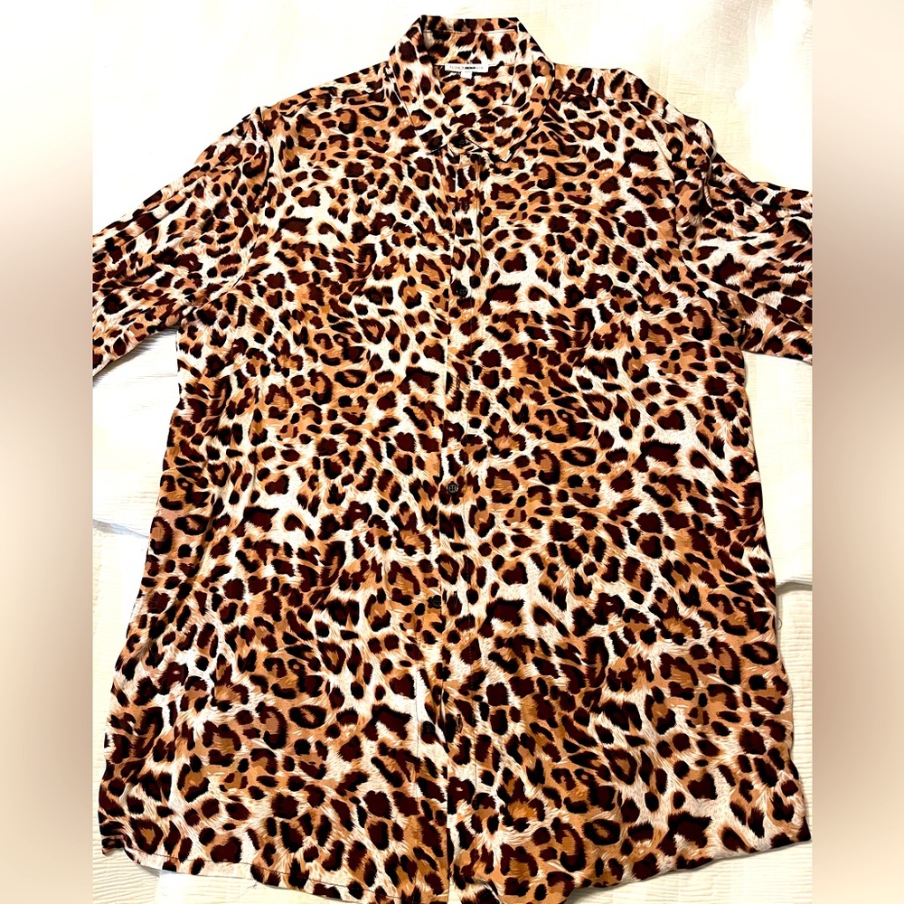Fashion Nova leopard print shirt/ Large